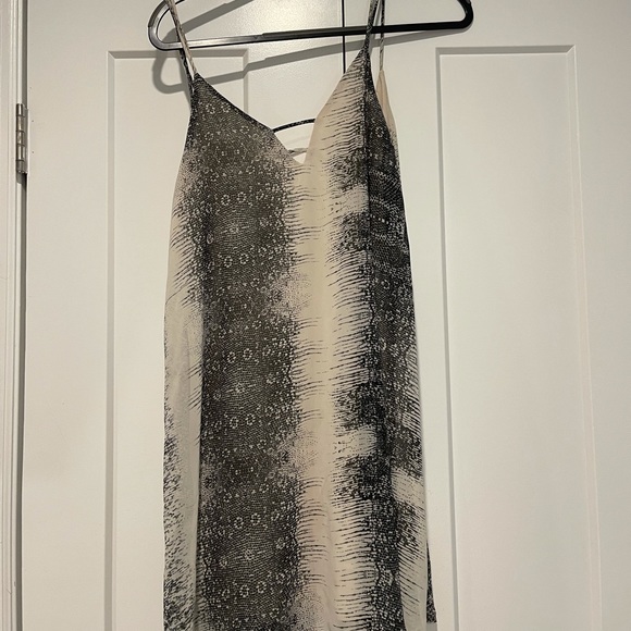 Black and cream open back sundress - Picture 2 of 2